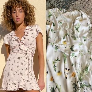 aritzia sunday best  ruffle dress floral white s